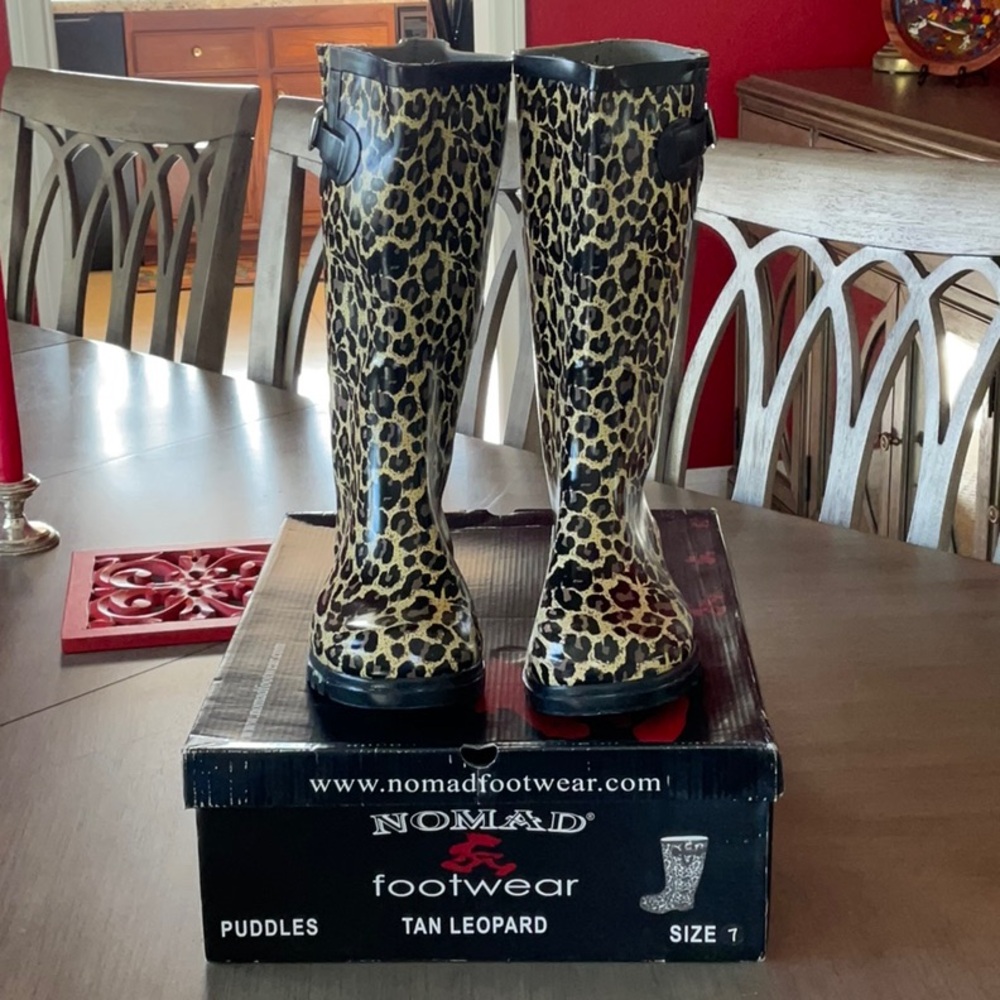 NIB Nomad tan leopard rain snow boots size 7